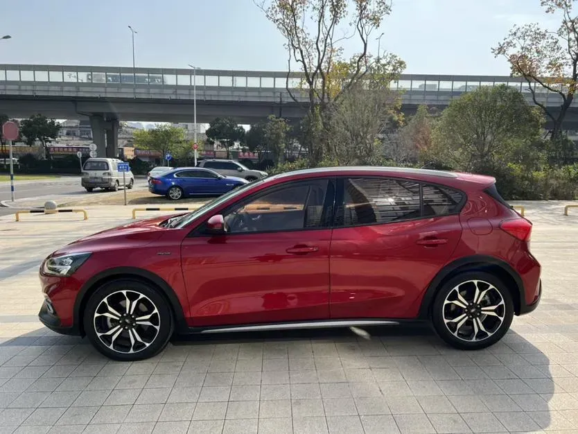 2020 Ford Focus Active 1.5T 174HP L3 8AT,autocango,china used car exporter,china ev exporter,chinese used car exporter,chinese used ev exporter
