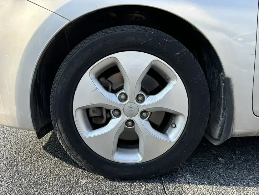 2013 Kia Carens 2.0L 152HP L4 6AT,autocango,china used car exporter,china ev exporter,chinese used car exporter,chinese used ev exporter