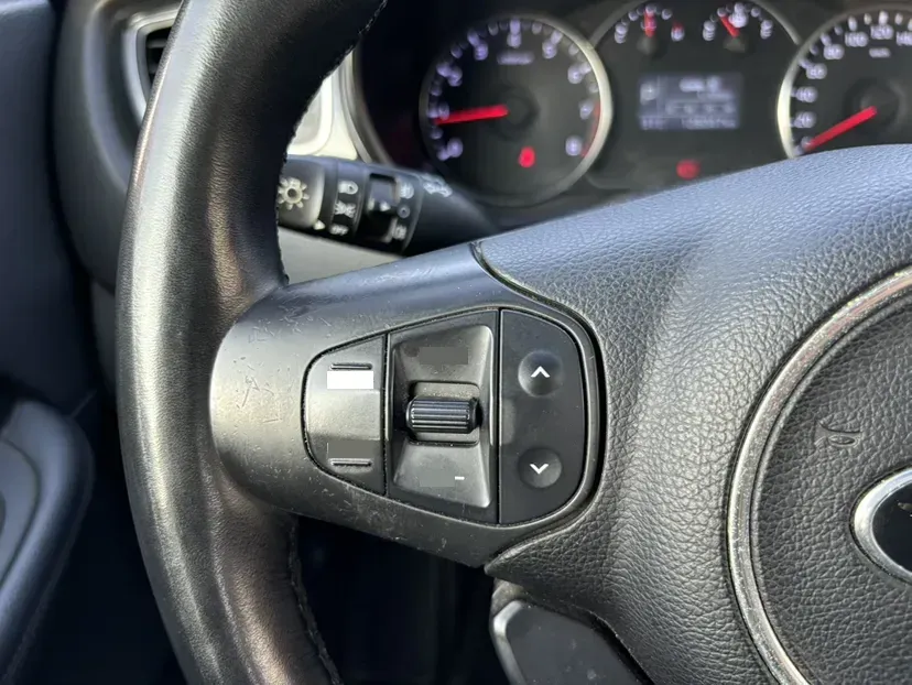 2013 Kia Carens 2.0L 152HP L4 6AT,autocango,china used car exporter,china ev exporter,chinese used car exporter,chinese used ev exporter