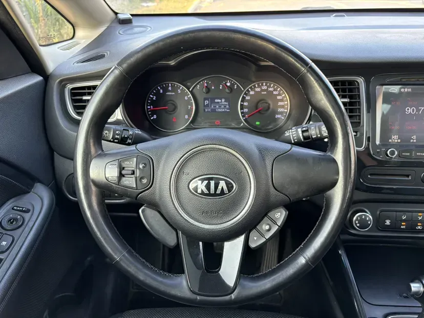 2013 Kia Carens 2.0L 152HP L4 6AT,autocango,china used car exporter,china ev exporter,chinese used car exporter,chinese used ev exporter