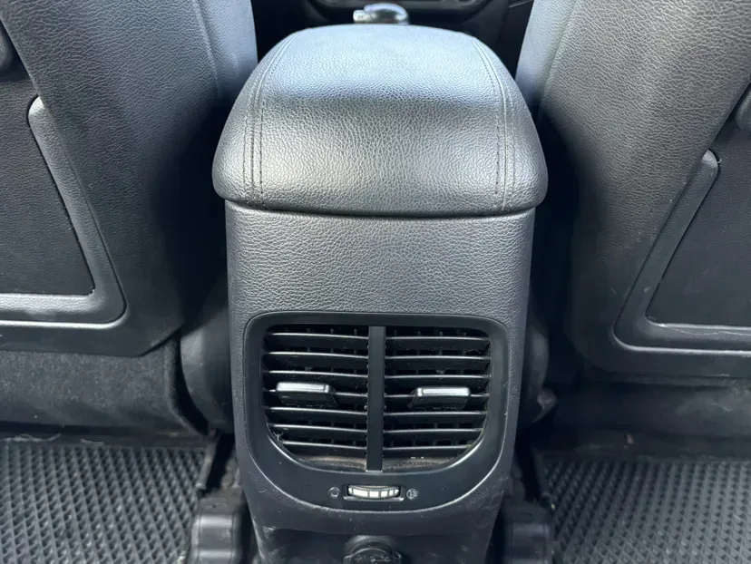 2013 Kia Carens 2.0L 152HP L4 6AT,autocango,china used car exporter,china ev exporter,chinese used car exporter,chinese used ev exporter