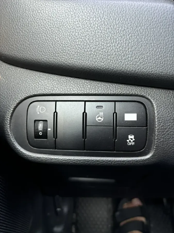 2013 Kia Carens 2.0L 152HP L4 6AT,autocango,china used car exporter,china ev exporter,chinese used car exporter,chinese used ev exporter