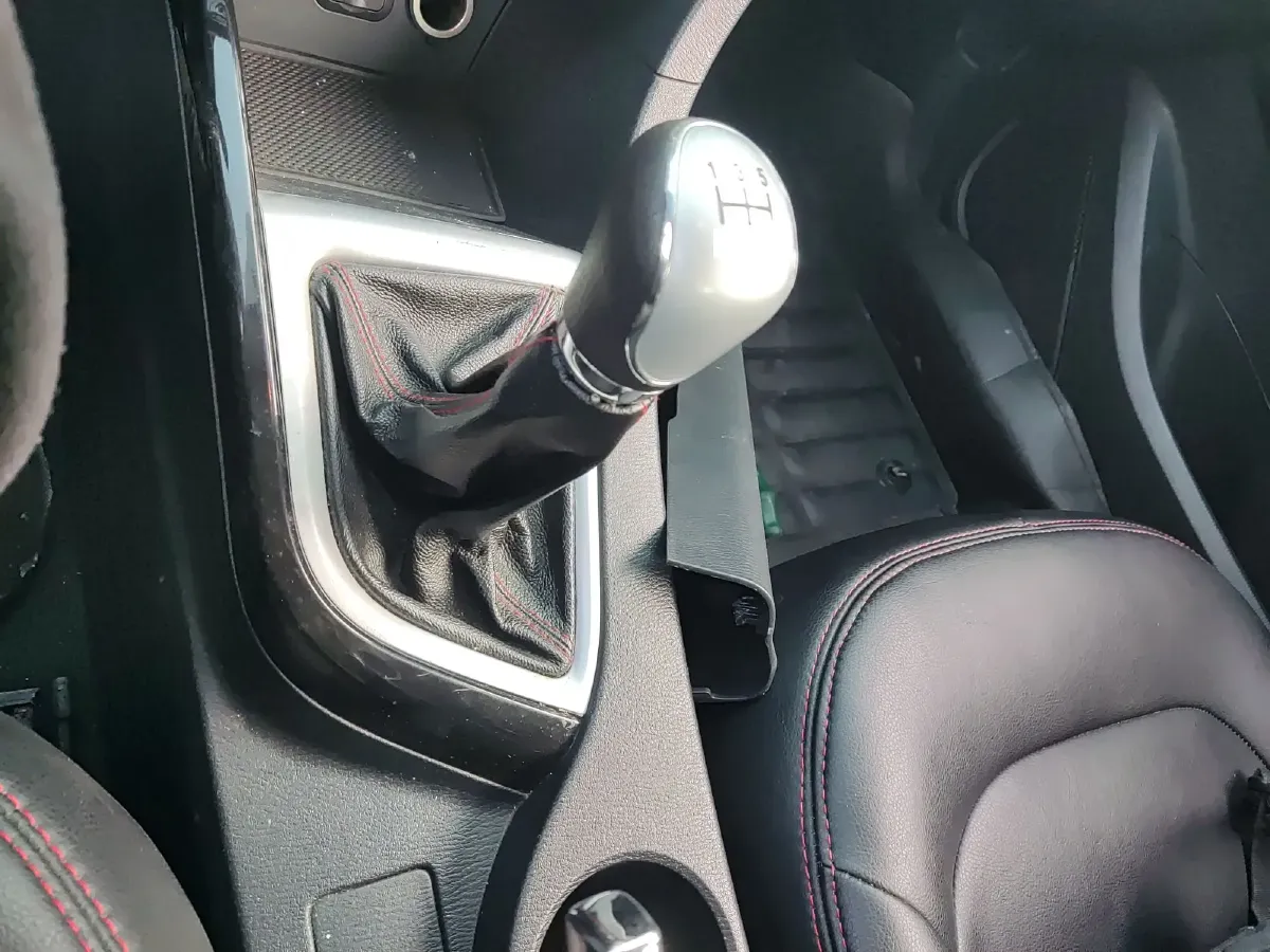 2016 ChangAn Alsvin V7 1.6L 124HP L4 5MT,autocango,china used car exporter,china ev exporter,chinese used car exporter,chinese used ev exporter