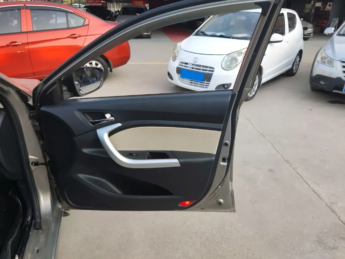 2016 ChangAn Alsvin V7 1.6L 124HP L4 5MT,autocango,china used car exporter,china ev exporter,chinese used car exporter,chinese used ev exporter