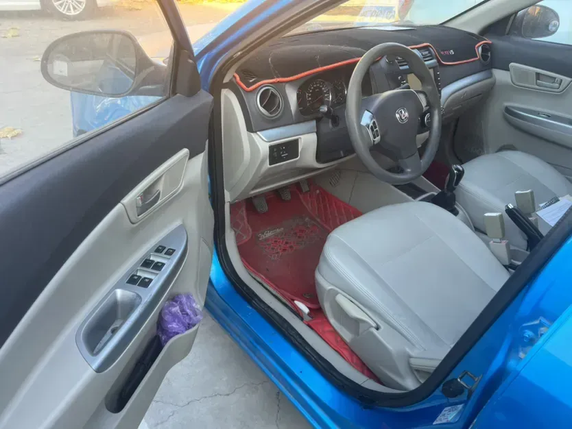 2012 ChangAn Alsvin V5 1.5L 114HP L4 5MT,autocango,china used car exporter,china ev exporter,chinese used car exporter,chinese used ev exporter