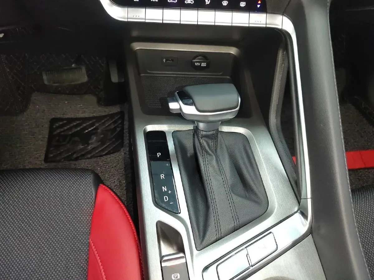 2024 ChangAn CS35 Plus 1.4T 160HP L4 7DCT,autocango,china used car exporter,china ev exporter,chinese used car exporter,chinese used ev exporter