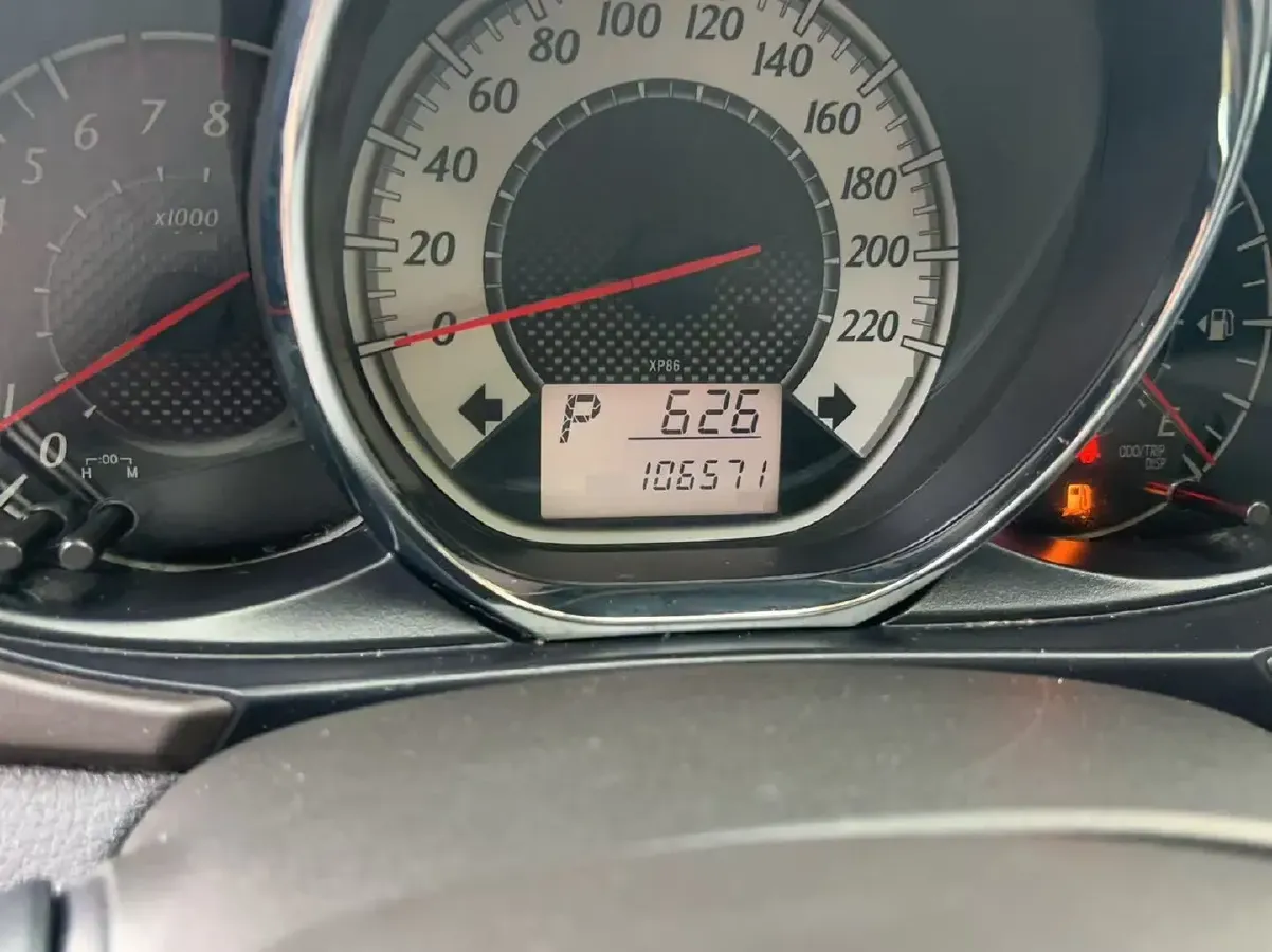 2015 Toyota Yaris L 1.5L 107HP L4 4AT,autocango,china used car exporter,china ev exporter,chinese used car exporter,chinese used ev exporter