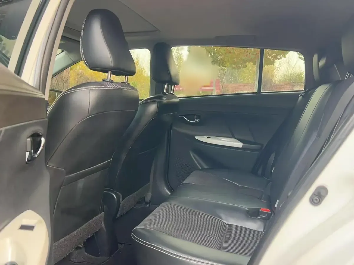 2015 Toyota Yaris L 1.5L 107HP L4 4AT,autocango,china used car exporter,china ev exporter,chinese used car exporter,chinese used ev exporter