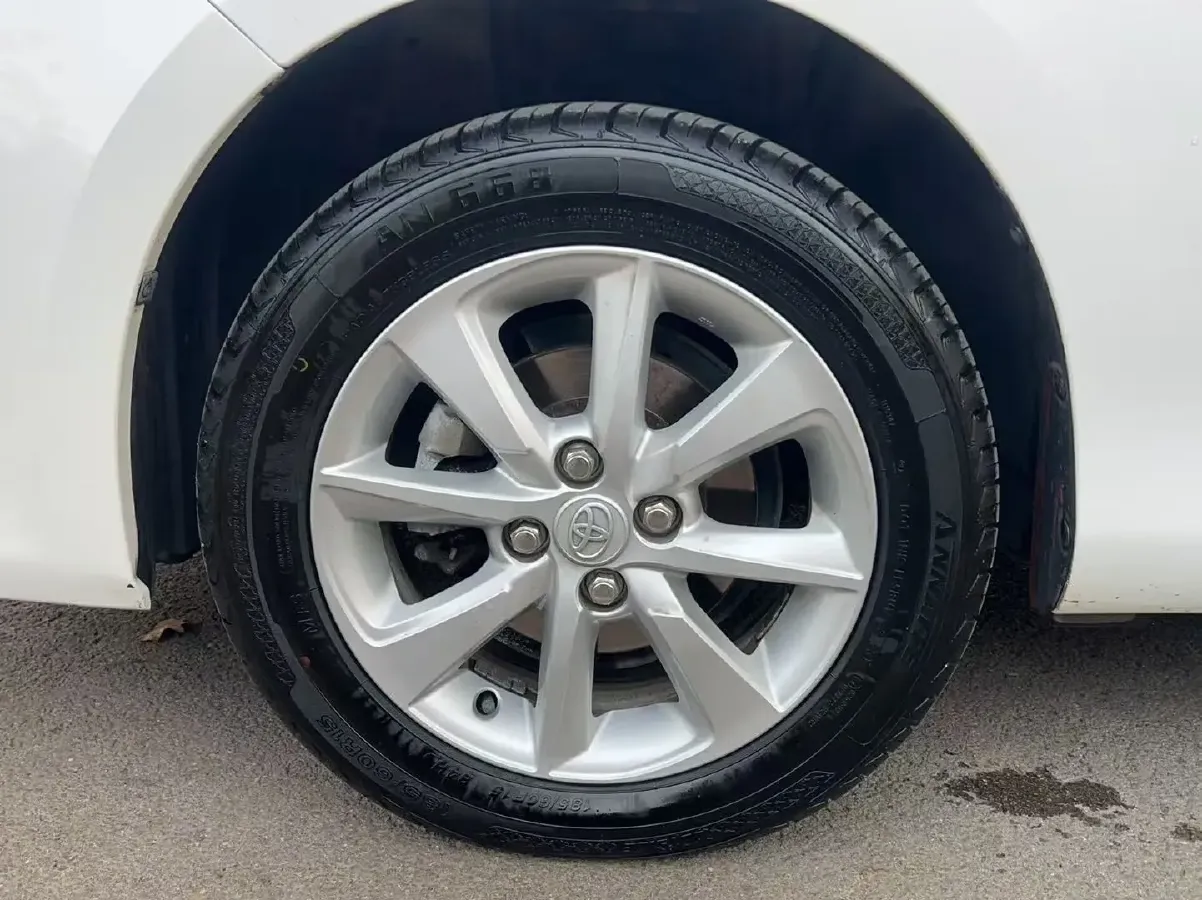 2015 Toyota Yaris L 1.5L 107HP L4 4AT,autocango,china used car exporter,china ev exporter,chinese used car exporter,chinese used ev exporter