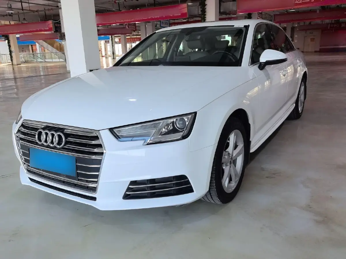 2017 Audi A4L 2.0T 190HP L4 7DCT