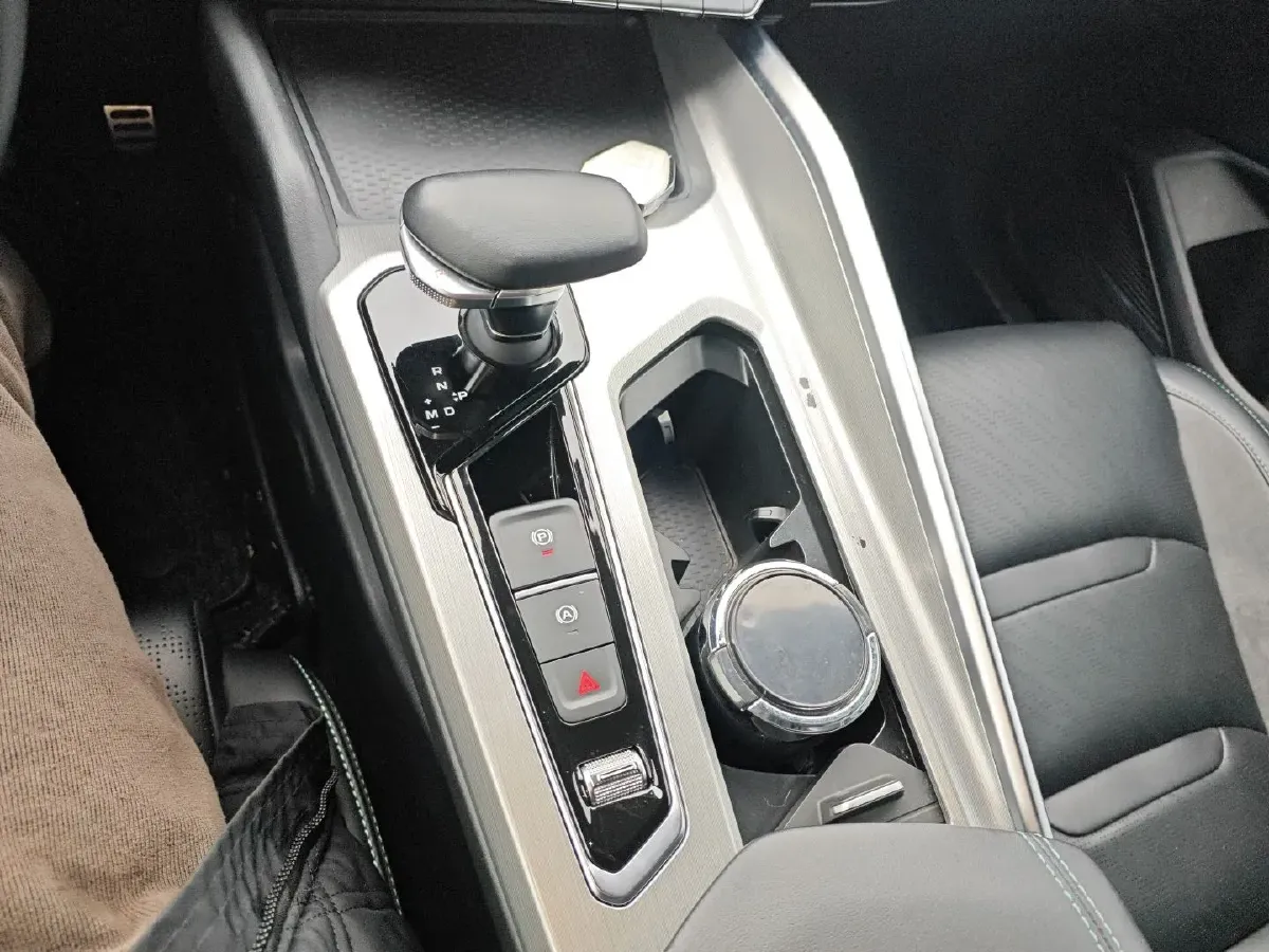 2023 Geely Preface 2.0T 190HP L4 7DCT,autocango,china used car exporter,china ev exporter,chinese used car exporter,chinese used ev exporter