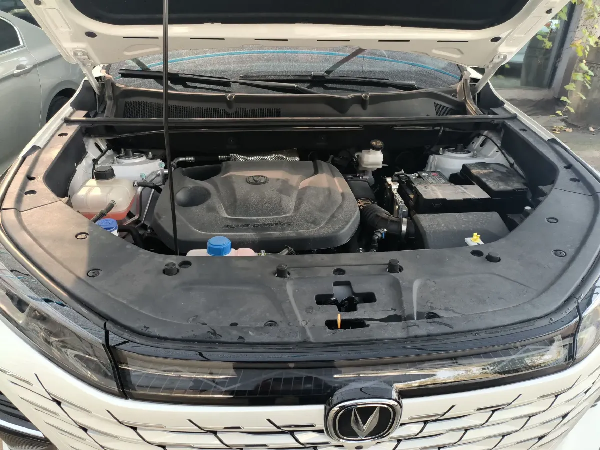 2024 ChangAn CS75 Plus 1.5T 188HP L4 8AT,autocango,china used car exporter,china ev exporter,chinese used car exporter,chinese used ev exporter