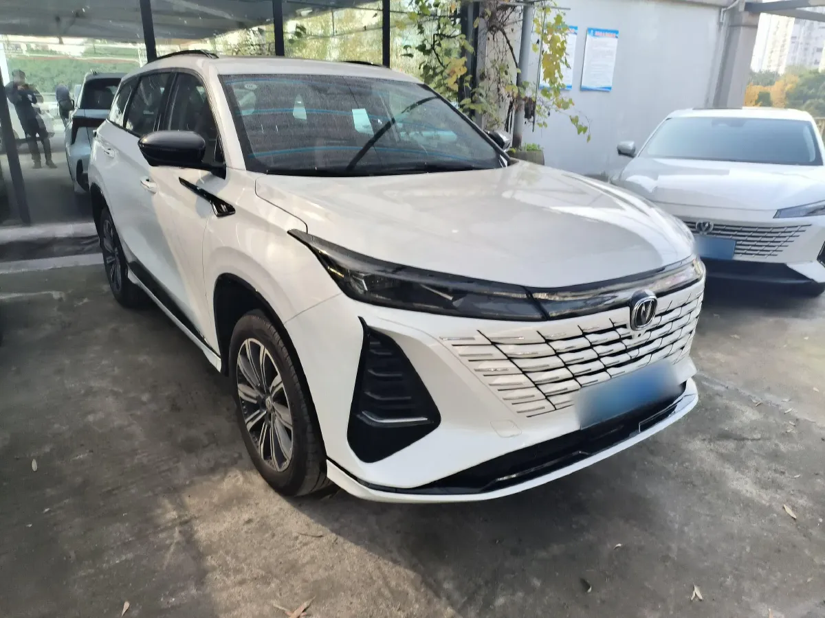 2024 ChangAn CS75 Plus 1.5T 188HP L4 8AT,autocango,china used car exporter,china ev exporter,chinese used car exporter,chinese used ev exporter