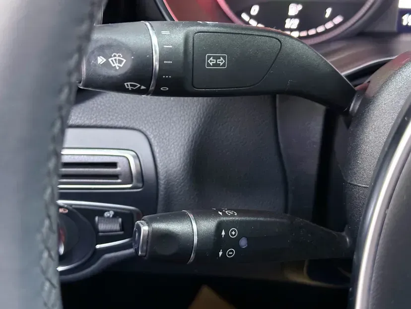 2018 Mercedes-Benz C Class 2.0T 184HP L4 9AT,autocango,china used car exporter,china ev exporter,chinese used car exporter,chinese used ev exporter