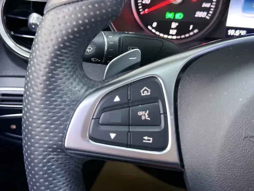 2018 Mercedes-Benz C Class 2.0T 184HP L4 9AT,autocango,china used car exporter,china ev exporter,chinese used car exporter,chinese used ev exporter