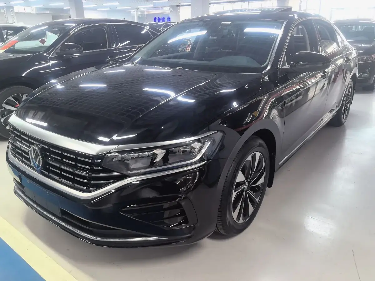 2023 Volkswagen Passat 1.4T 150HP L4 7DCT