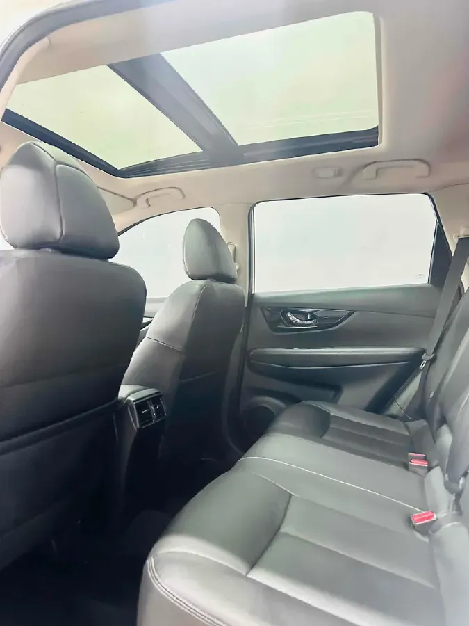 2022 Nissan X-Trail 2.0L 151HP L4 CVT,autocango,china used car exporter,china ev exporter,chinese used car exporter,chinese used ev exporter