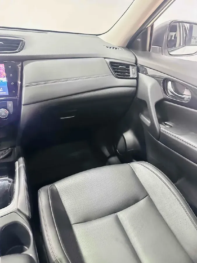 2022 Nissan X-Trail 2.0L 151HP L4 CVT,autocango,china used car exporter,china ev exporter,chinese used car exporter,chinese used ev exporter