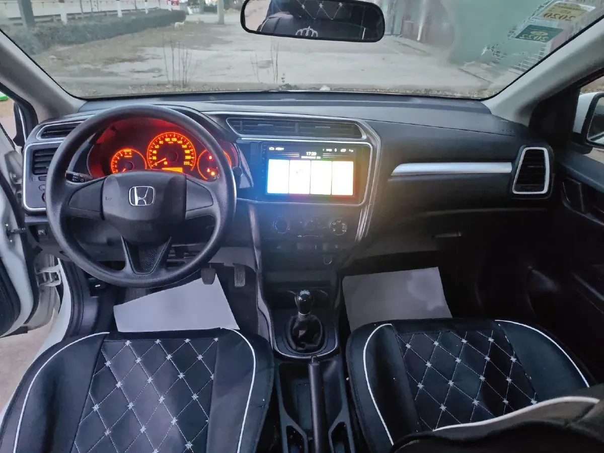 2017 Honda Gienia 1.5L 131HP L4 5MT,autocango,china used car exporter,china ev exporter,chinese used car exporter,chinese used ev exporter