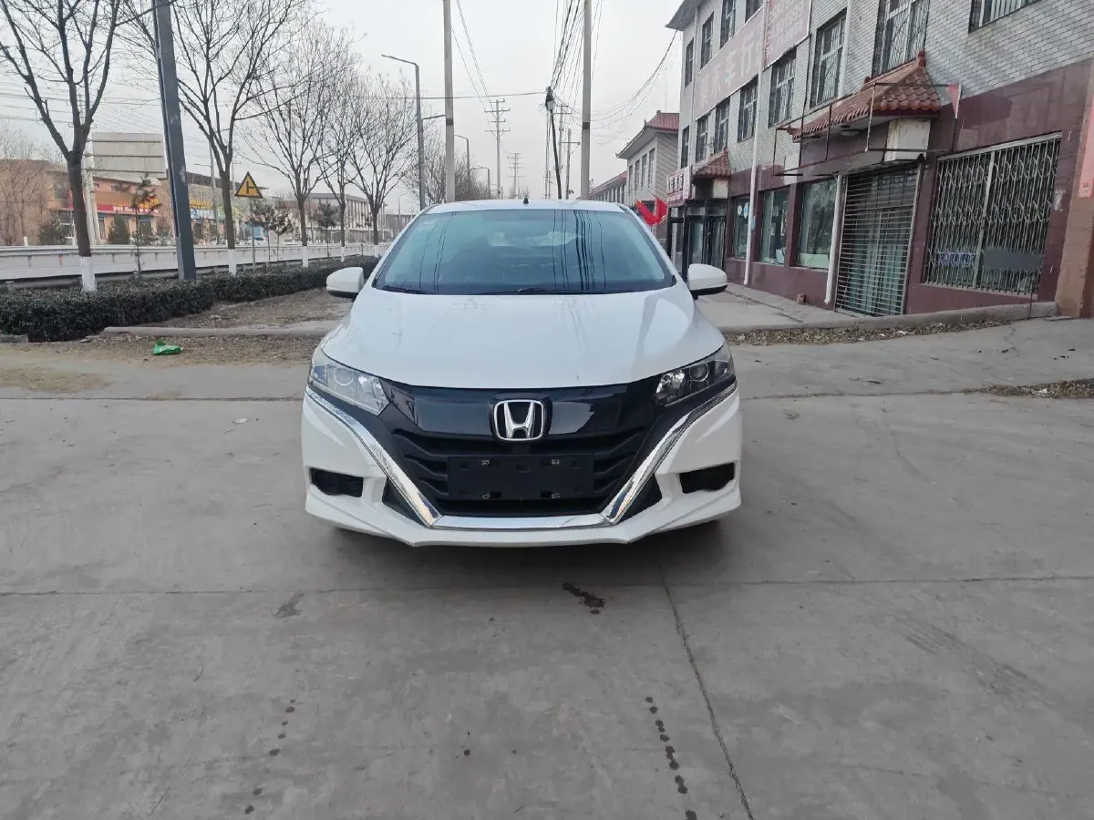 2017 Honda Gienia 1.5L 131HP L4 5MT,autocango,china used car exporter,china ev exporter,chinese used car exporter,chinese used ev exporter