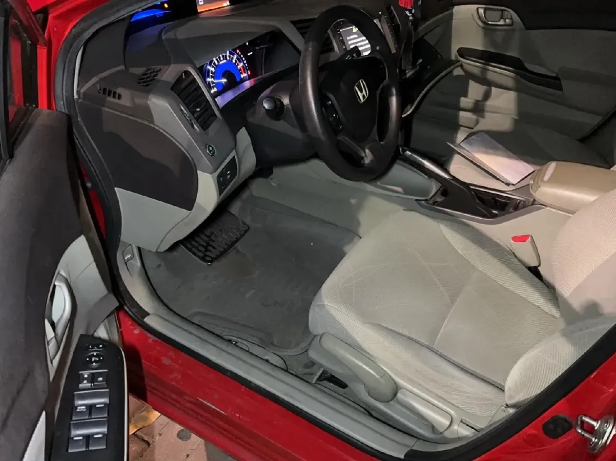 2012 Honda Civic 1.8L 141HP L4 5AT,autocango,china used car exporter,china ev exporter,chinese used car exporter,chinese used ev exporter