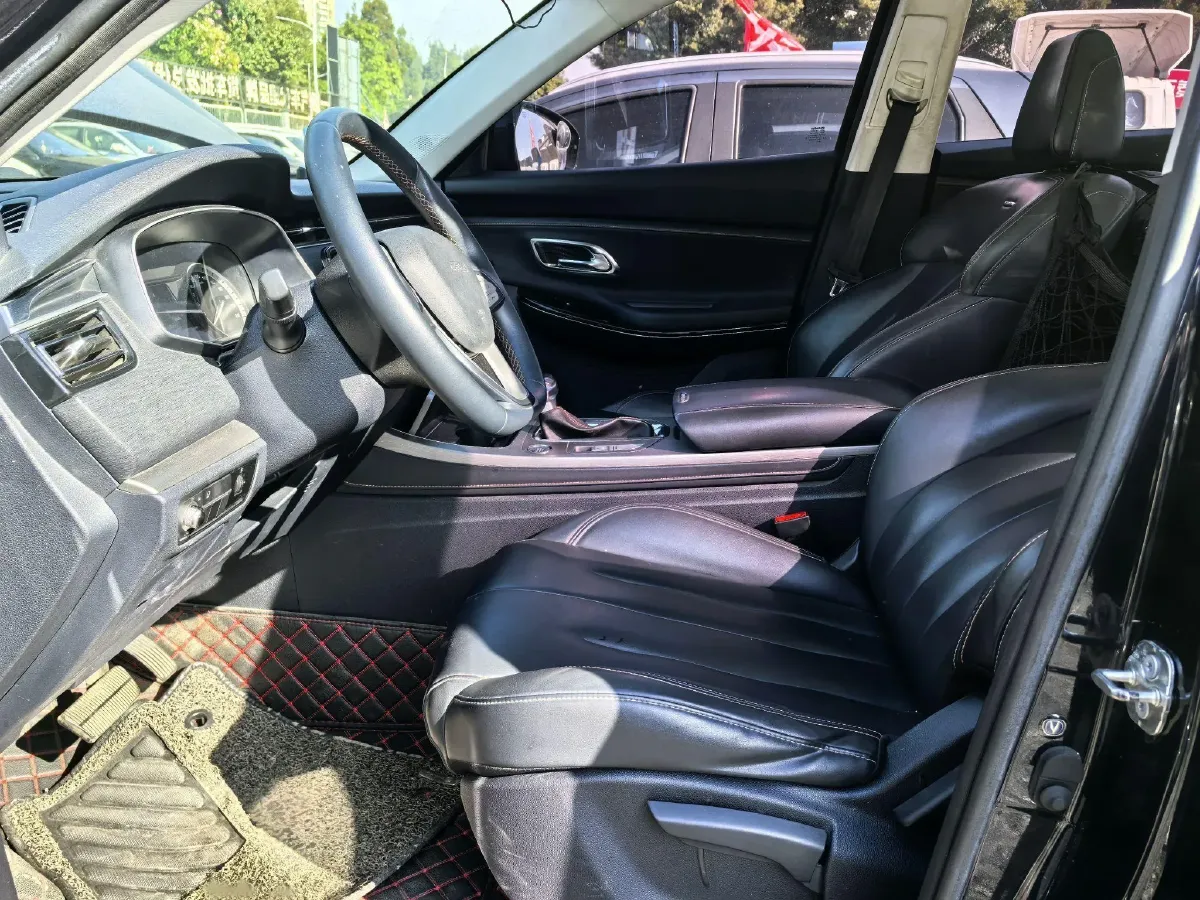 2020 ChangAn Oshan X7 1.5T 178HP L4 7DCT,autocango,china used car exporter,china ev exporter,chinese used car exporter,chinese used ev exporter