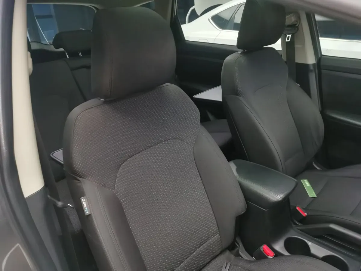 2013 Kia Carens 2.0L 152HP L4 6AT,autocango,china used car exporter,china ev exporter,chinese used car exporter,chinese used ev exporter