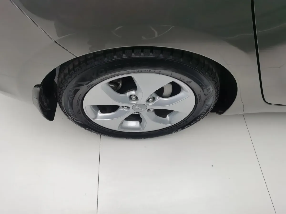 2013 Kia Carens 2.0L 152HP L4 6AT,autocango,china used car exporter,china ev exporter,chinese used car exporter,chinese used ev exporter