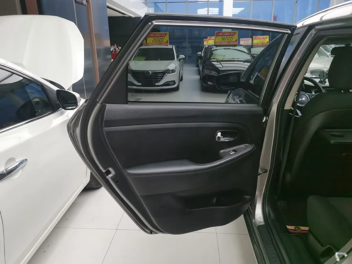 2013 Kia Carens 2.0L 152HP L4 6AT,autocango,china used car exporter,china ev exporter,chinese used car exporter,chinese used ev exporter