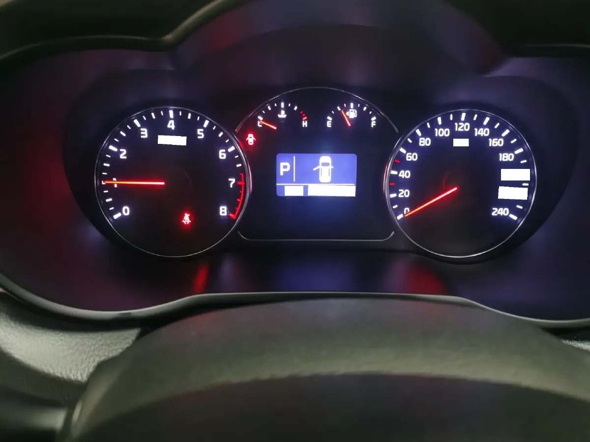 2013 Kia Carens 2.0L 152HP L4 6AT,autocango,china used car exporter,china ev exporter,chinese used car exporter,chinese used ev exporter