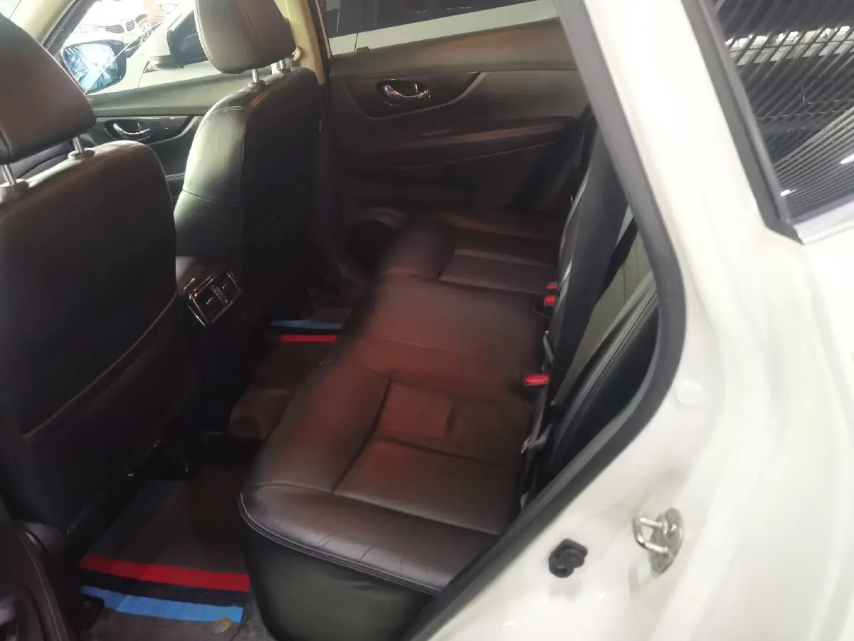 2017 Nissan X-Trail 2.0L 150HP L4 CVT,autocango,china used car exporter,china ev exporter,chinese used car exporter,chinese used ev exporter