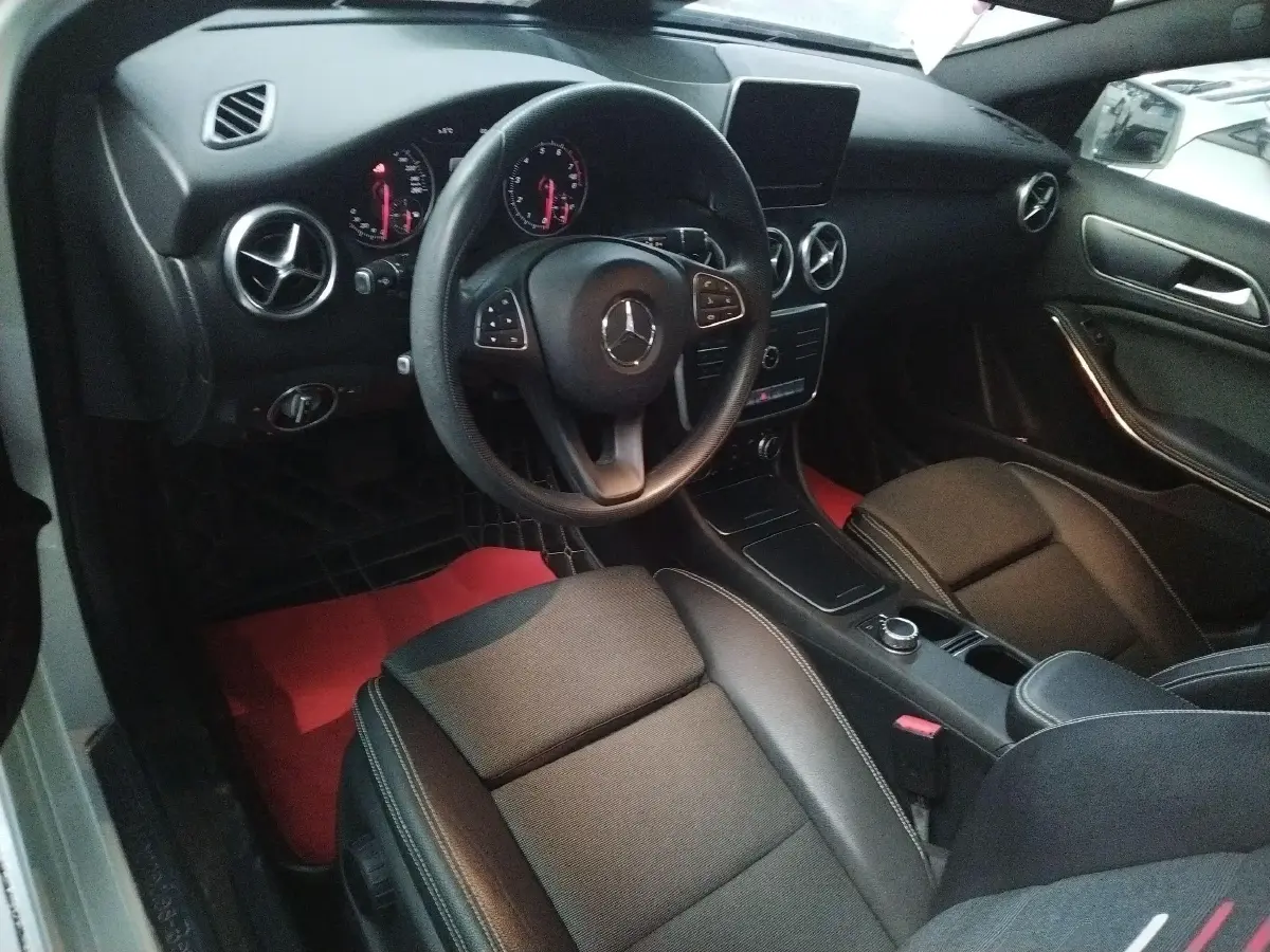 2017 Mercedes-Benz A Class 1.6T 122HP L4 7DCT,autocango,china used car exporter,china ev exporter,chinese used car exporter,chinese used ev exporter