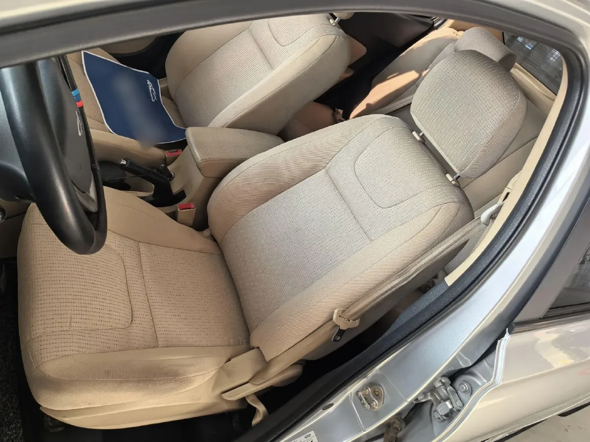 2015 Chery E3 1.5L 109HP L4 5MT,autocango,china used car exporter,china ev exporter,chinese used car exporter,chinese used ev exporter