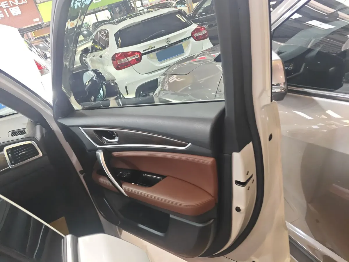 2017 Honda UR-V 2.0T 272HP L4 9AT,autocango,china used car exporter,china ev exporter,chinese used car exporter,chinese used ev exporter