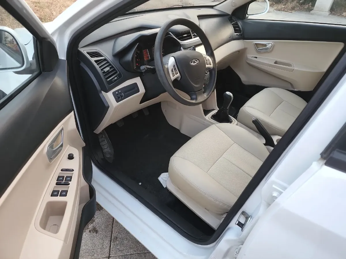 2015 Chery Fulwin 2 1.5L 109HP L4 5MT,autocango,china used car exporter,china ev exporter,chinese used car exporter,chinese used ev exporter