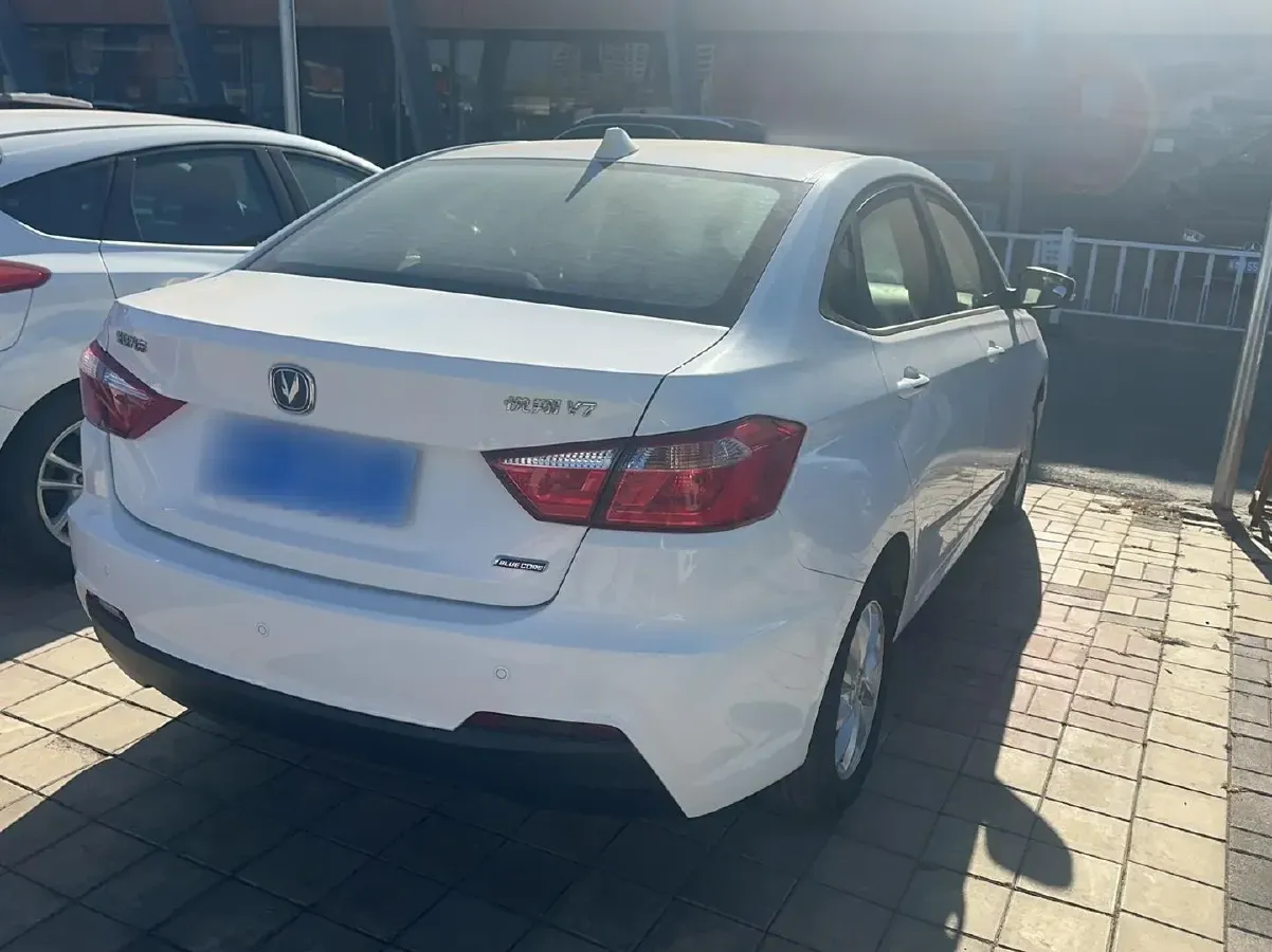 2016 ChangAn Alsvin V7 1.6L 124HP L4 5MT,autocango,china used car exporter,china ev exporter,chinese used car exporter,chinese used ev exporter
