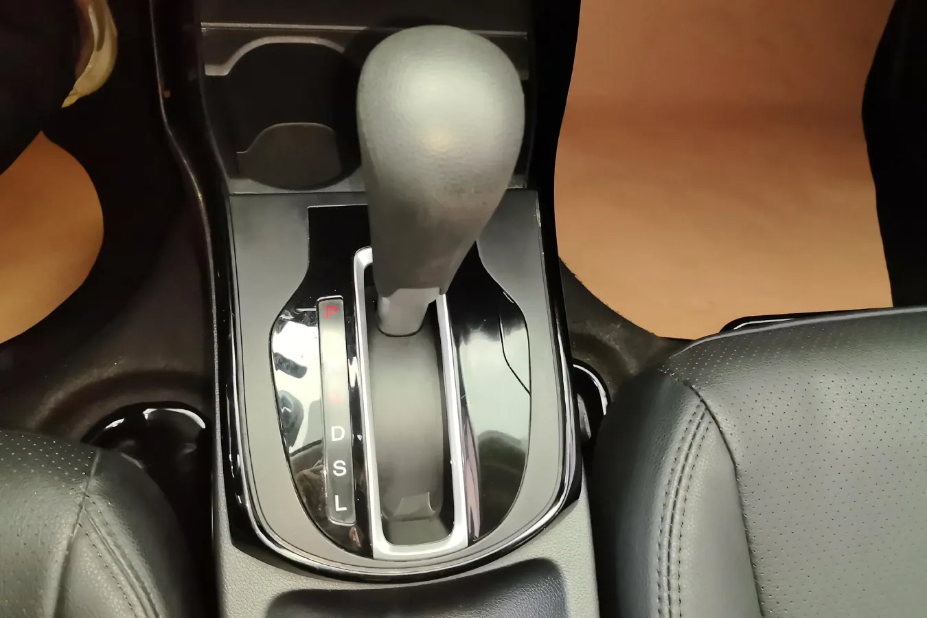 2017 Honda Gienia 1.5L 131HP L4 CVT,autocango,china used car exporter,china ev exporter,chinese used car exporter,chinese used ev exporter