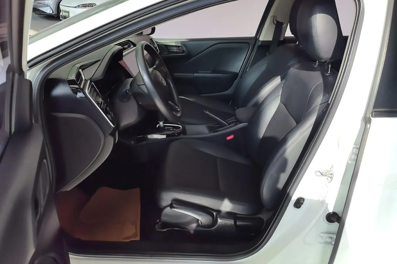 2017 Honda Gienia 1.5L 131HP L4 CVT,autocango,china used car exporter,china ev exporter,chinese used car exporter,chinese used ev exporter