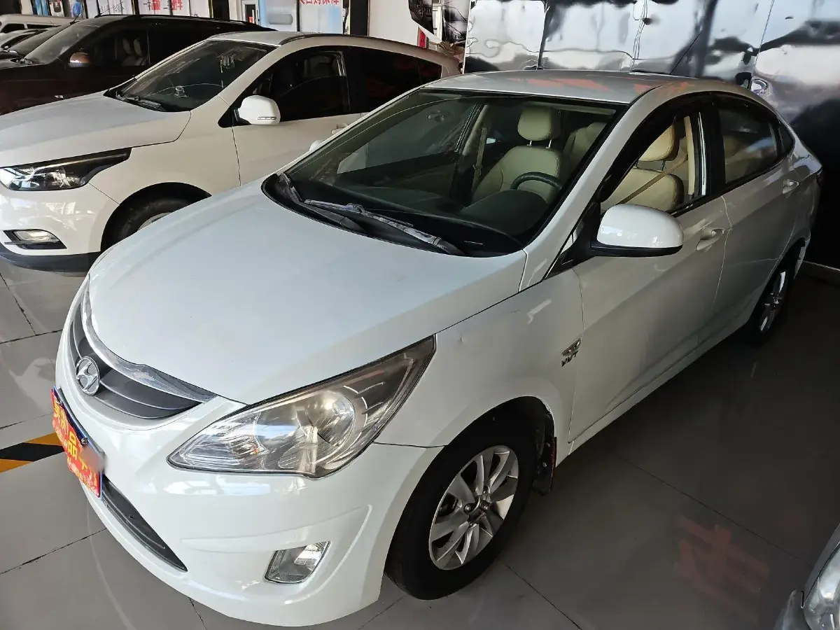 2010 Hyundai Reina 1.4L 107HP L4 5MT