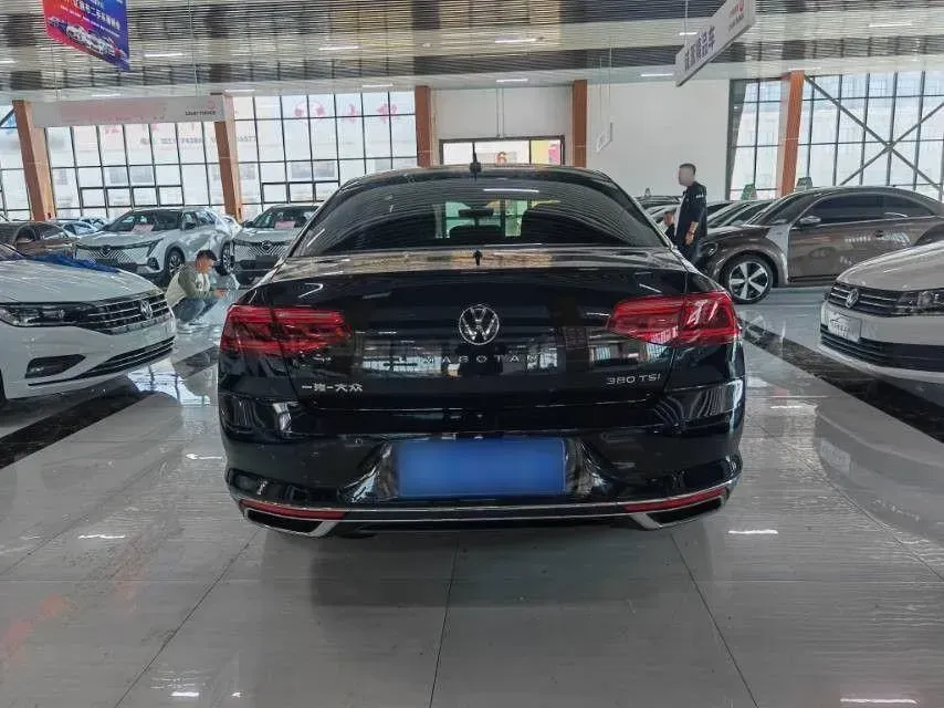 2020 Volkswagen Magotan 2.0T 220HP L4 7DCT,autocango,china used car exporter,china ev exporter,chinese used car exporter,chinese used ev exporter