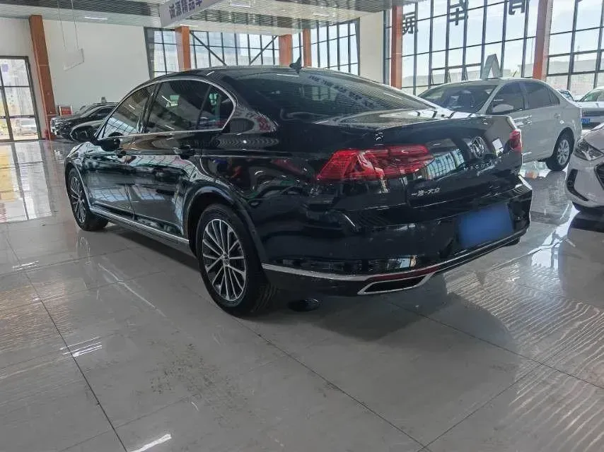 2020 Volkswagen Magotan 2.0T 220HP L4 7DCT,autocango,china used car exporter,china ev exporter,chinese used car exporter,chinese used ev exporter