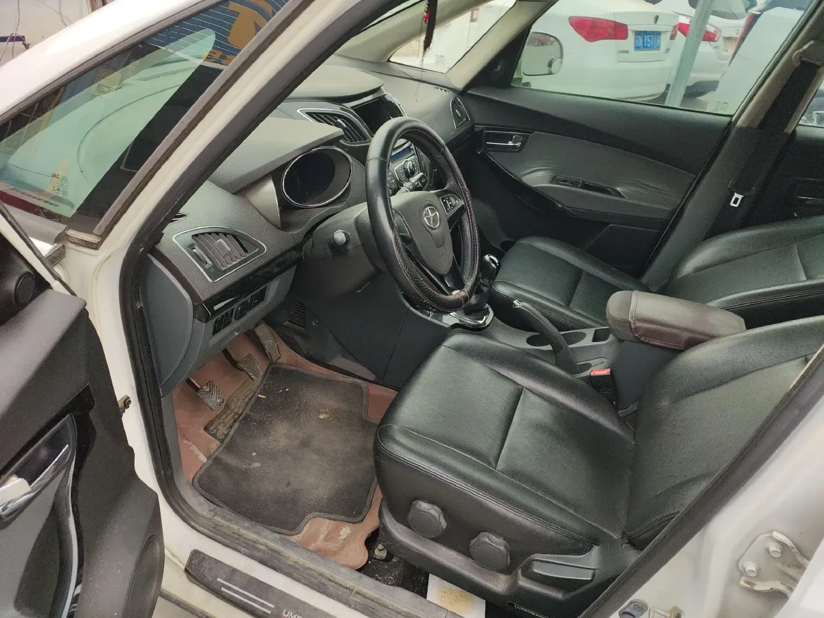 2013 JAC Refine M2 1.5L 113HP L4 5MT,autocango,china used car exporter,china ev exporter,chinese used car exporter,chinese used ev exporter