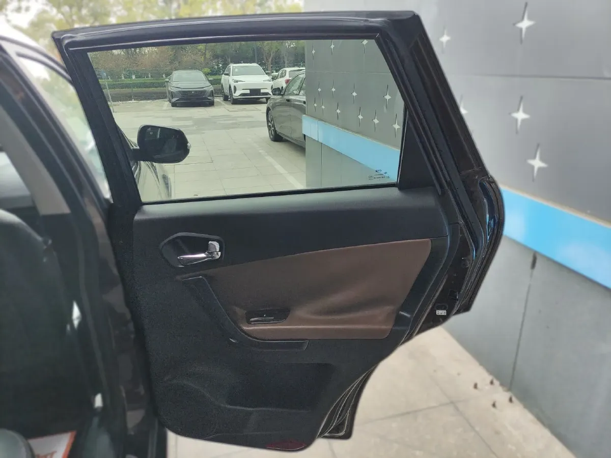 2015 GAC Trumpchi GS5 Super 1.8T 177HP L4 7DCT,autocango,china used car exporter,china ev exporter,chinese used car exporter,chinese used ev exporter