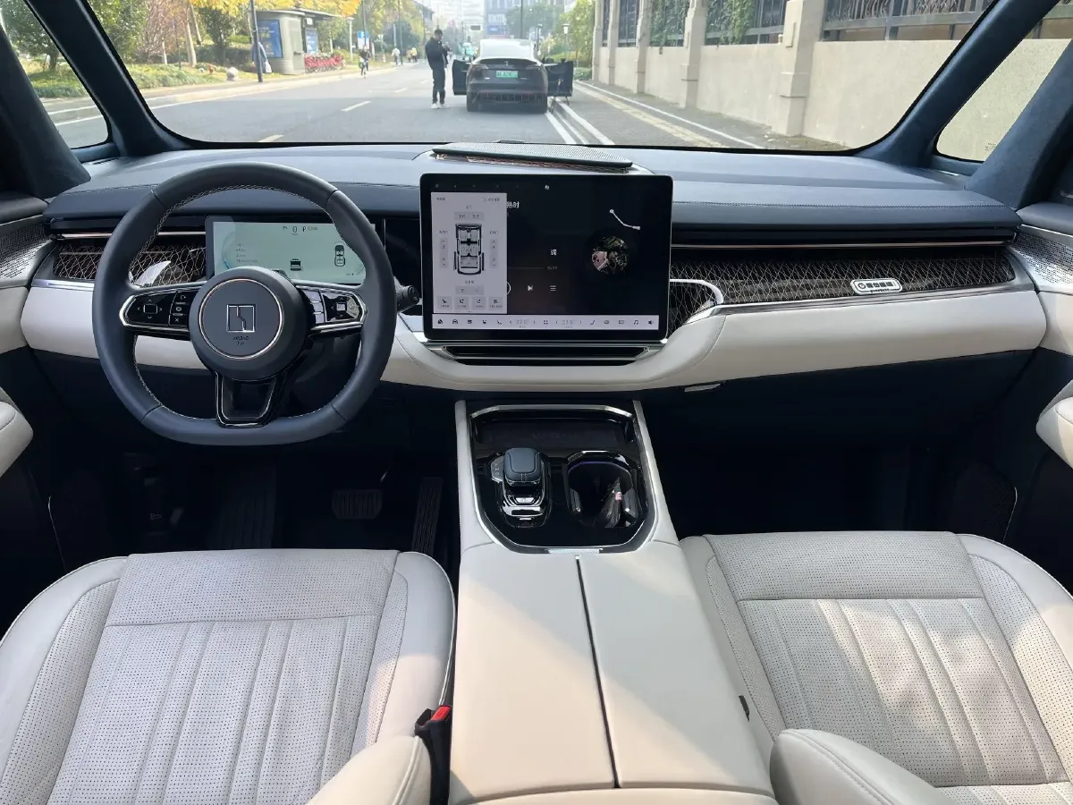 2022 Zeekr 009 BEV 116KWH,autocango,china used car exporter,china ev exporter,chinese used car exporter,chinese used ev exporter