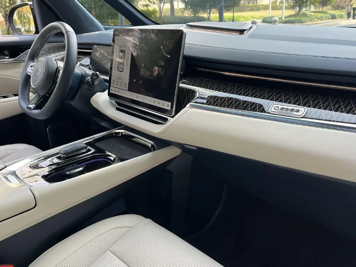 2022 Zeekr 009 BEV 116KWH,autocango,china used car exporter,china ev exporter,chinese used car exporter,chinese used ev exporter