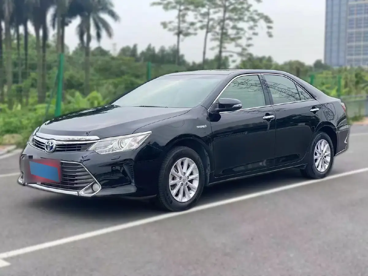 2015 Toyota Camry 2.5L 160HP L4 E-CVT Hybrid