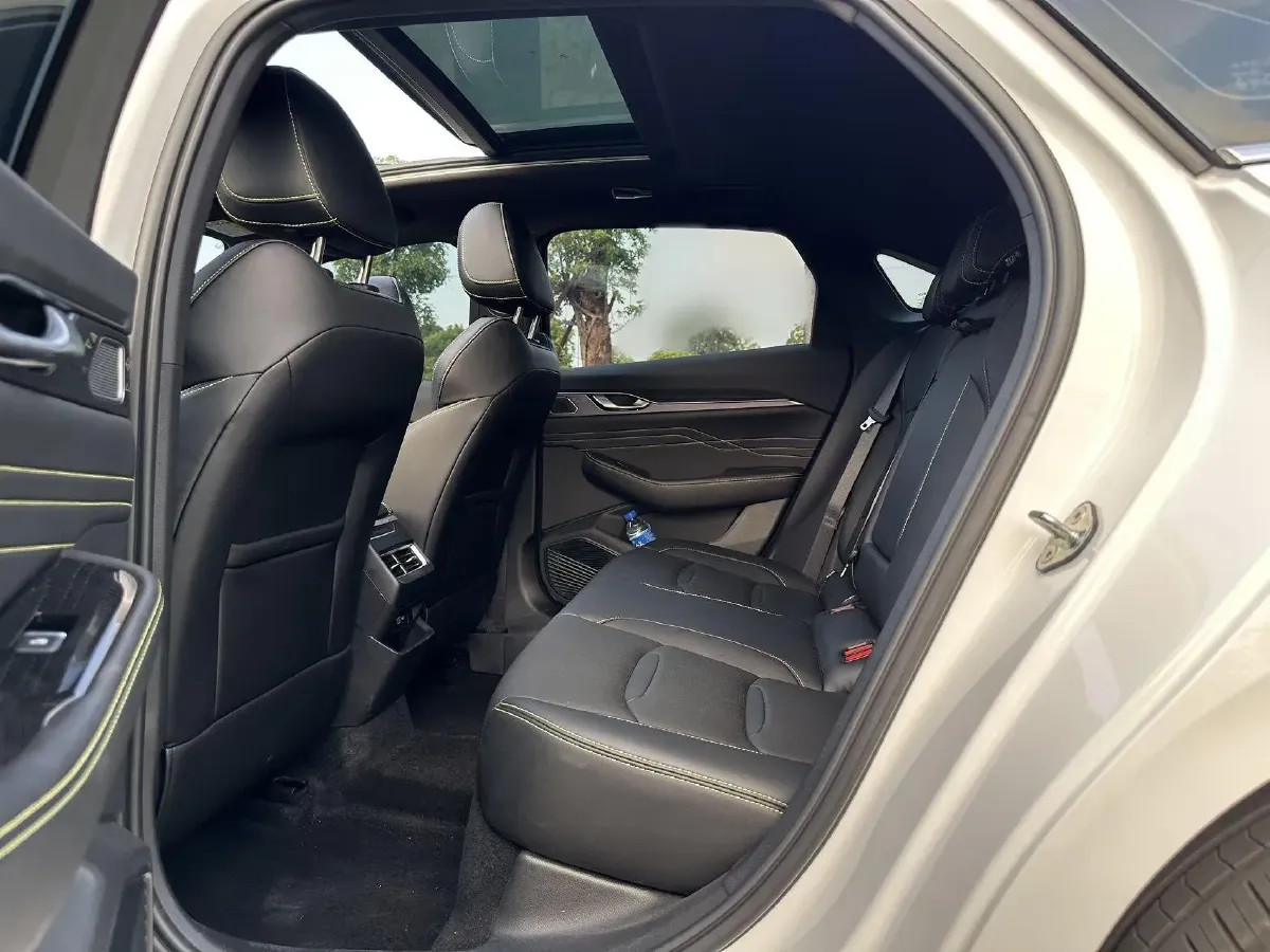 2022 Geely Emgrand 1.5L 114HP L4 CVT,autocango,china used car exporter,china ev exporter,chinese used car exporter,chinese used ev exporter