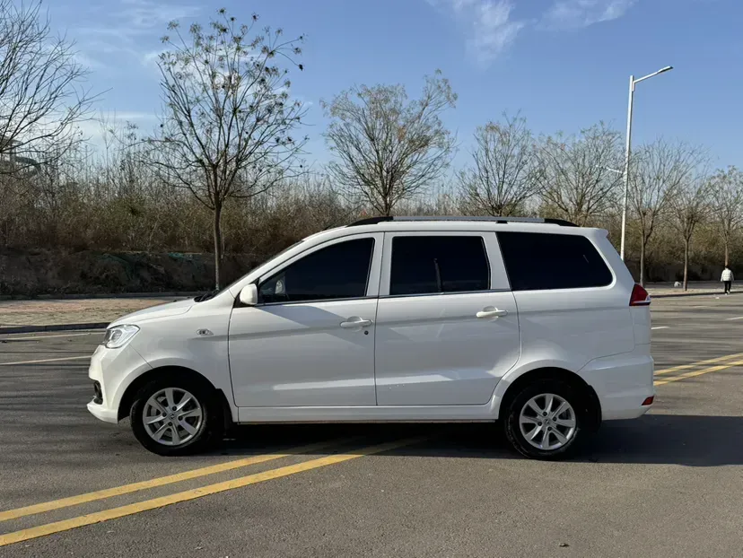 2019 DongFeng Fengon Fengon 330 1.5L 116HP L4 5MT,autocango,china used car exporter,china ev exporter,chinese used car exporter,chinese used ev exporter