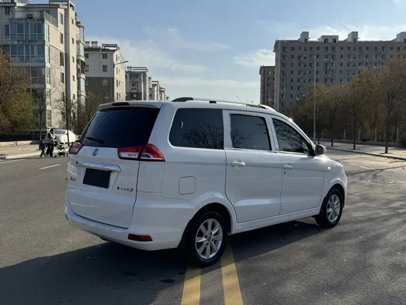 2019 DongFeng Fengon Fengon 330 1.5L 116HP L4 5MT,autocango,china used car exporter,china ev exporter,chinese used car exporter,chinese used ev exporter