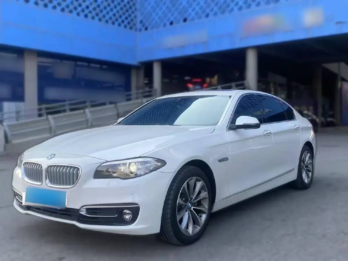 2014 BMW 5 Series 2.0T 218HP L4 8AT
